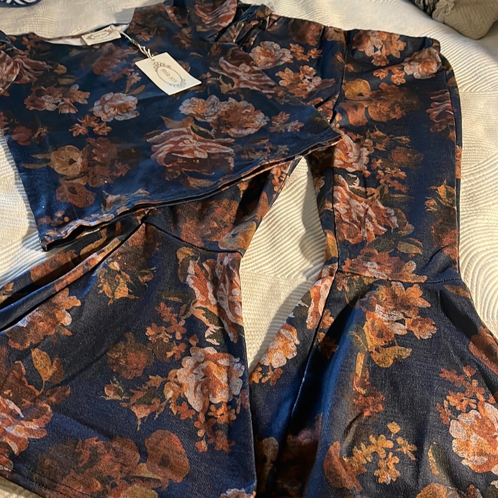 Mia Joy child’s navy floral set